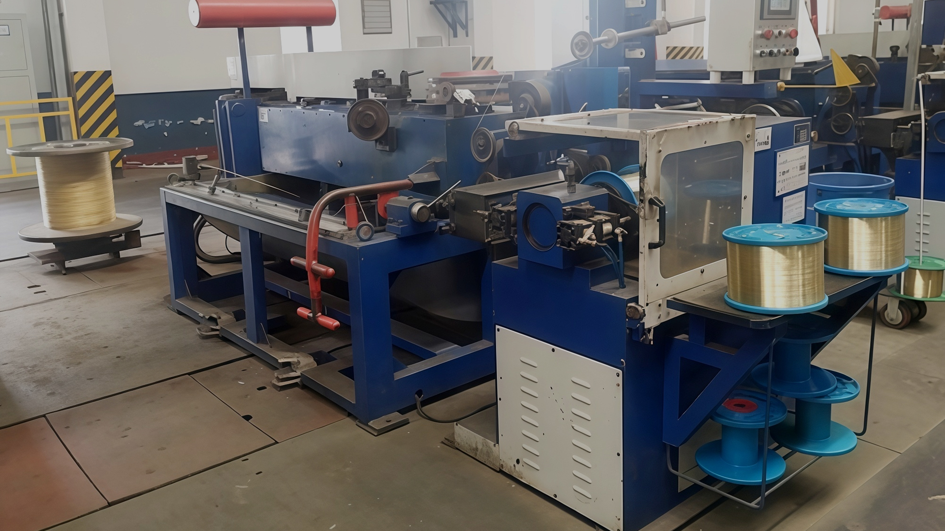 Aký druh chladiaceho systému používa stroj na ťahanie drôtu pre vysokorýchlostné operácie?